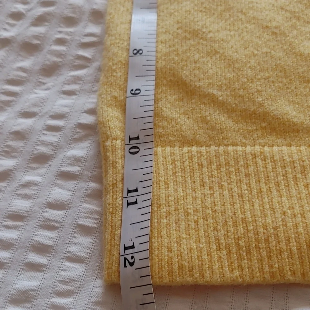 NWT Soft Yellow Knit Crop Top XL - Picture 10 of 10